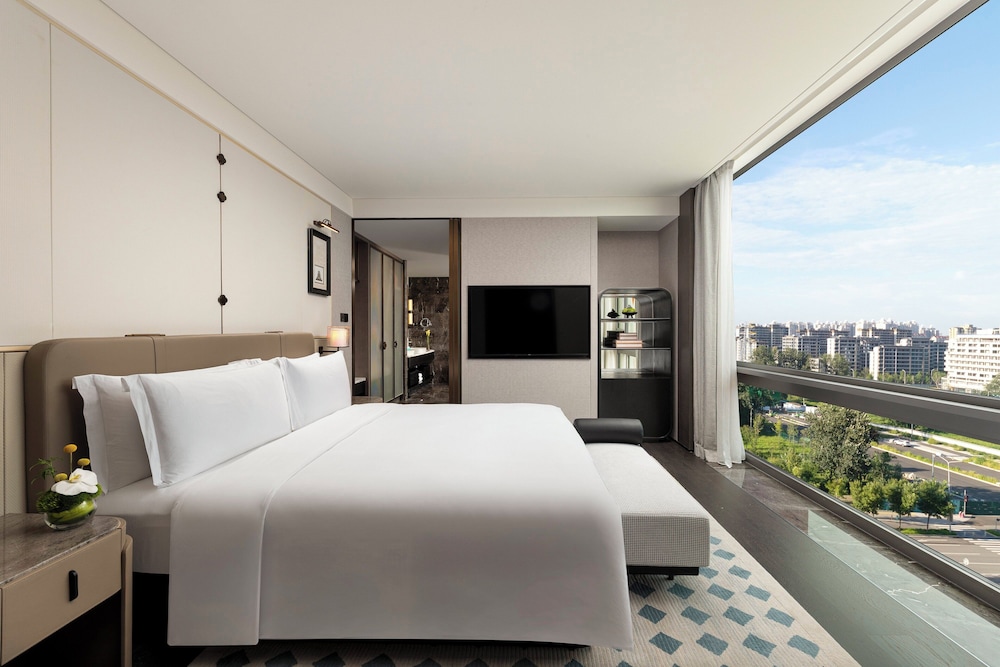Suite, 1 Bedroom photo 2