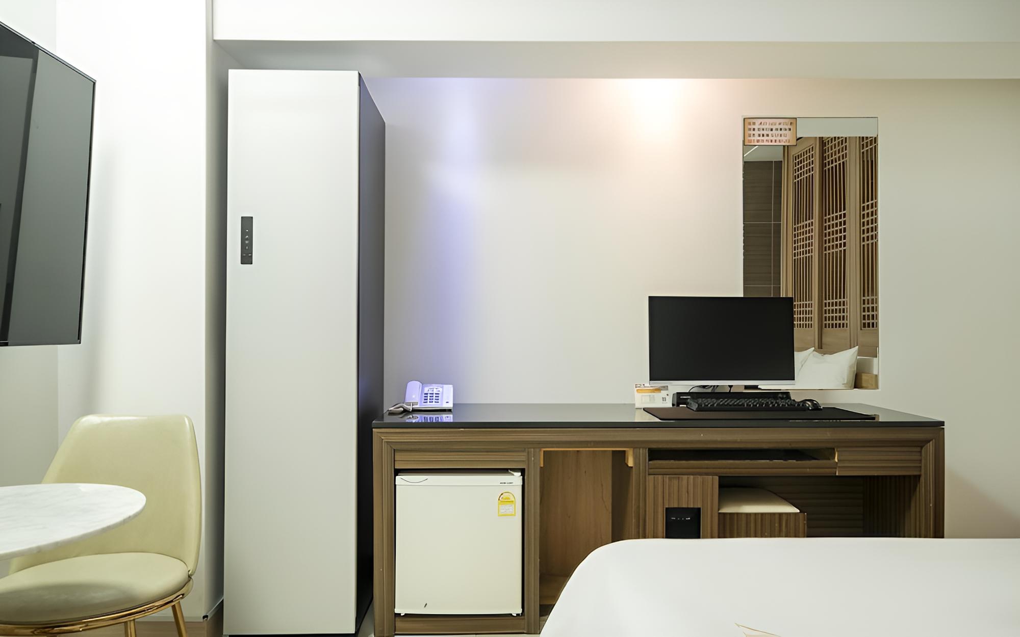 Room (Premium (70 smart TV/styler/spa batht) photo 2
