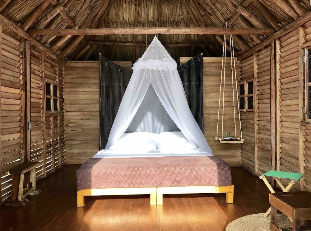 Deluxe Cabin, 1 King Bed, Garden View photo 1