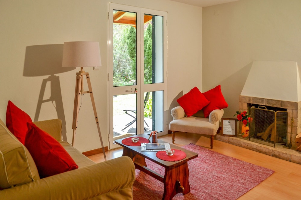 Traditional Cottage (2 people)