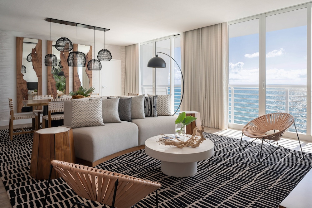 Royal Suite, 1 Bedroom, Ocean View photo 2