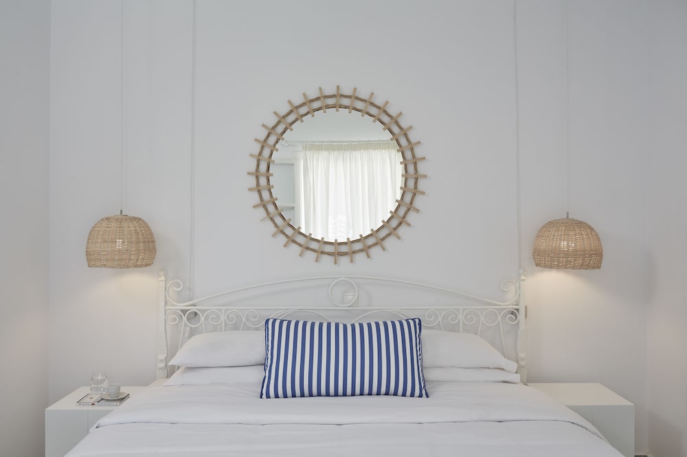 Basic Room, 1 Double Bed - Photo 1