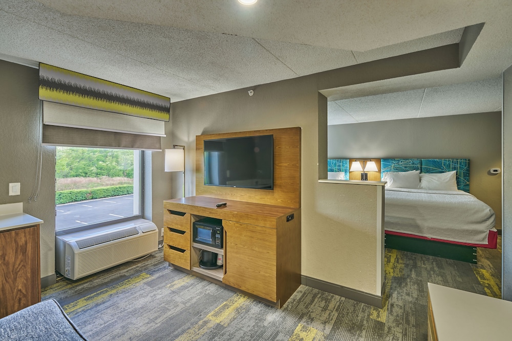 Suite, 2 Queen Beds, Non Smoking photo 2