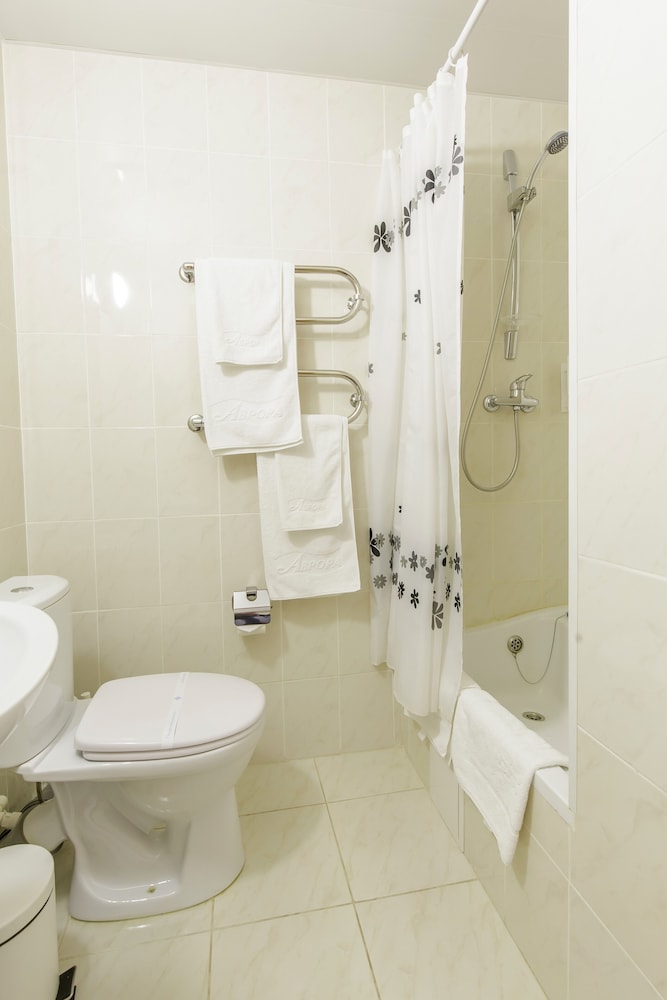 Standard Twin Room photo 3