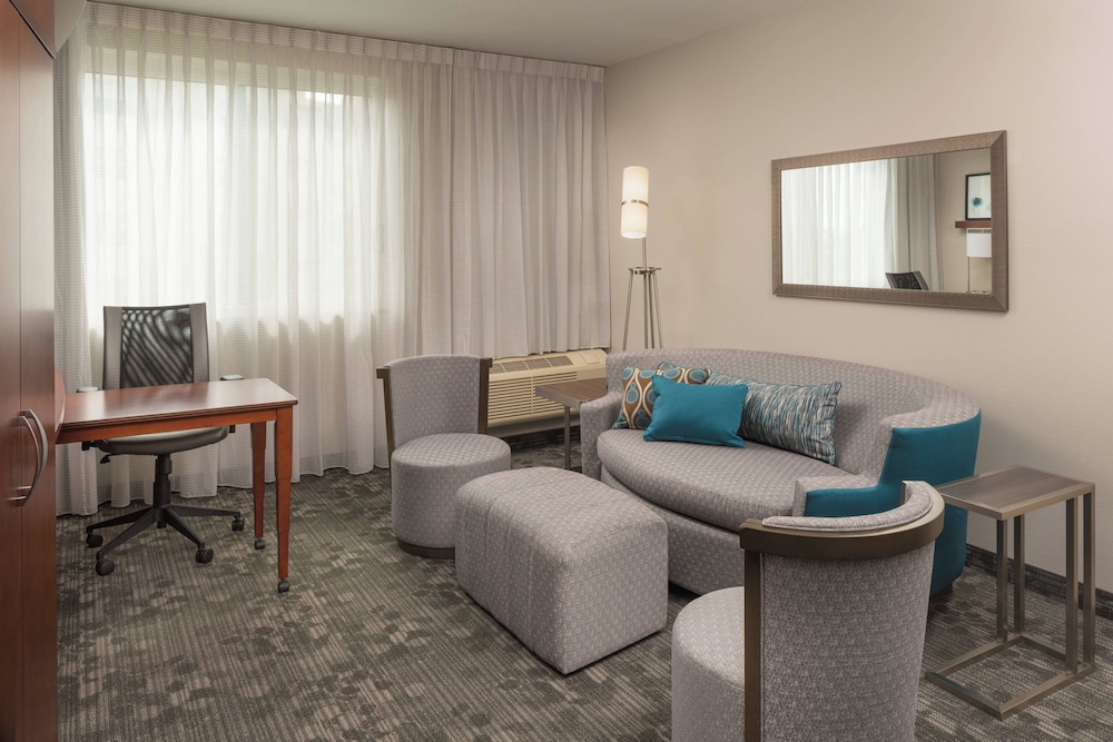 Suite, 1 Bedroom photo 1