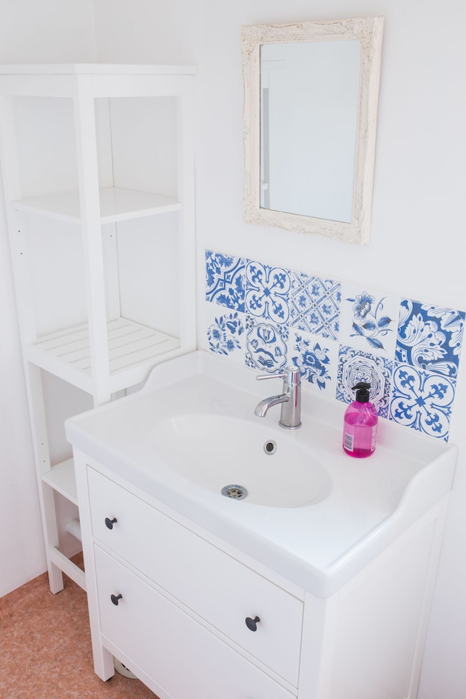 Twin Room, Private Bathroom, Garden View photo 3