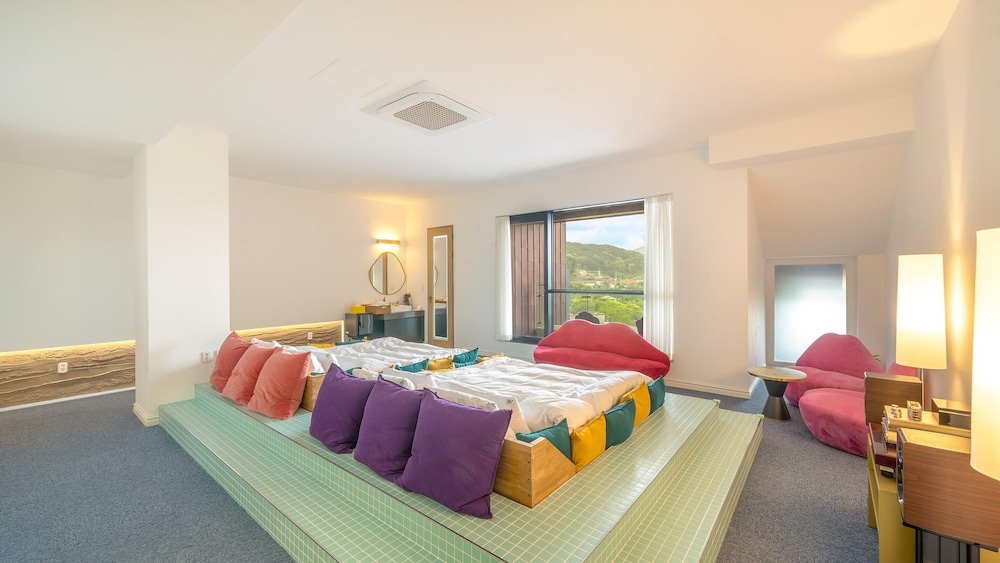 Basic Room, 1 Bedroom (Standard twin_yellow)