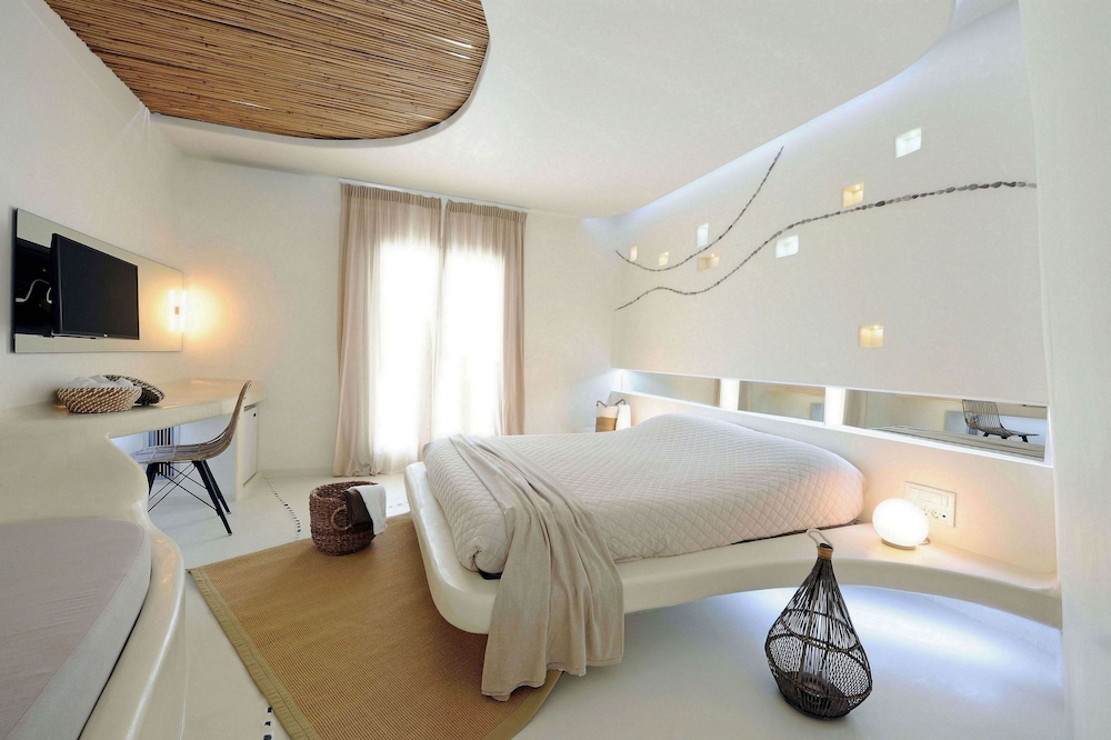Cocoon Room / Pool View Jacuzzi photo 1