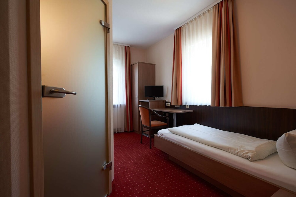 Business Single Room photo 3
