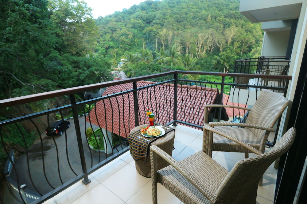 Superior Double or Twin Room, Hill View photo 3