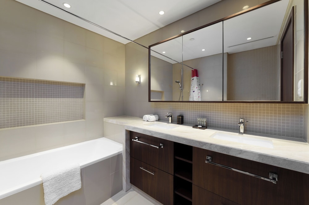 Deluxe Apartment, 1 Bedroom, Balcony, Canal View photo 3