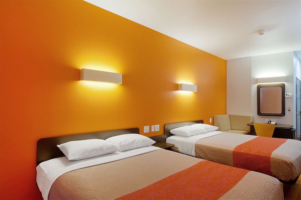 Deluxe Room, 2 Queen Beds, Non Smoking, Kitchenette photo 1