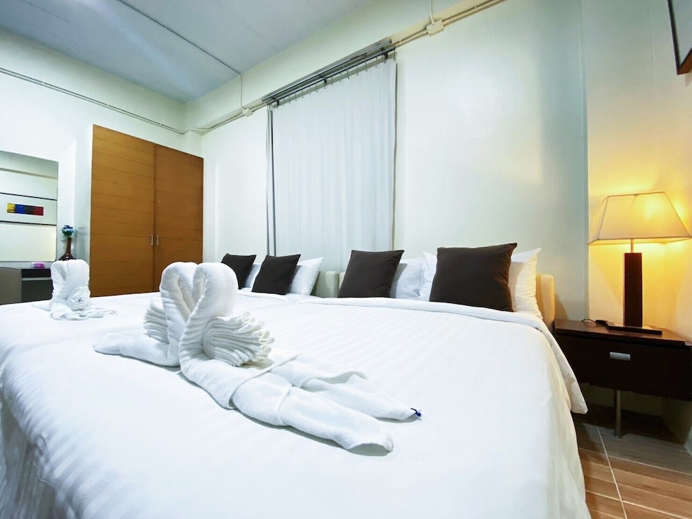 Premium Family Room - Photo 2