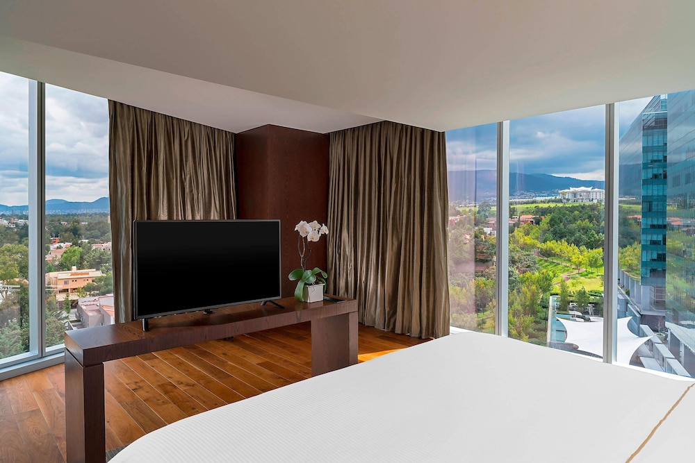 Club Suite, 1 King Bed, Valley View - Photo 1