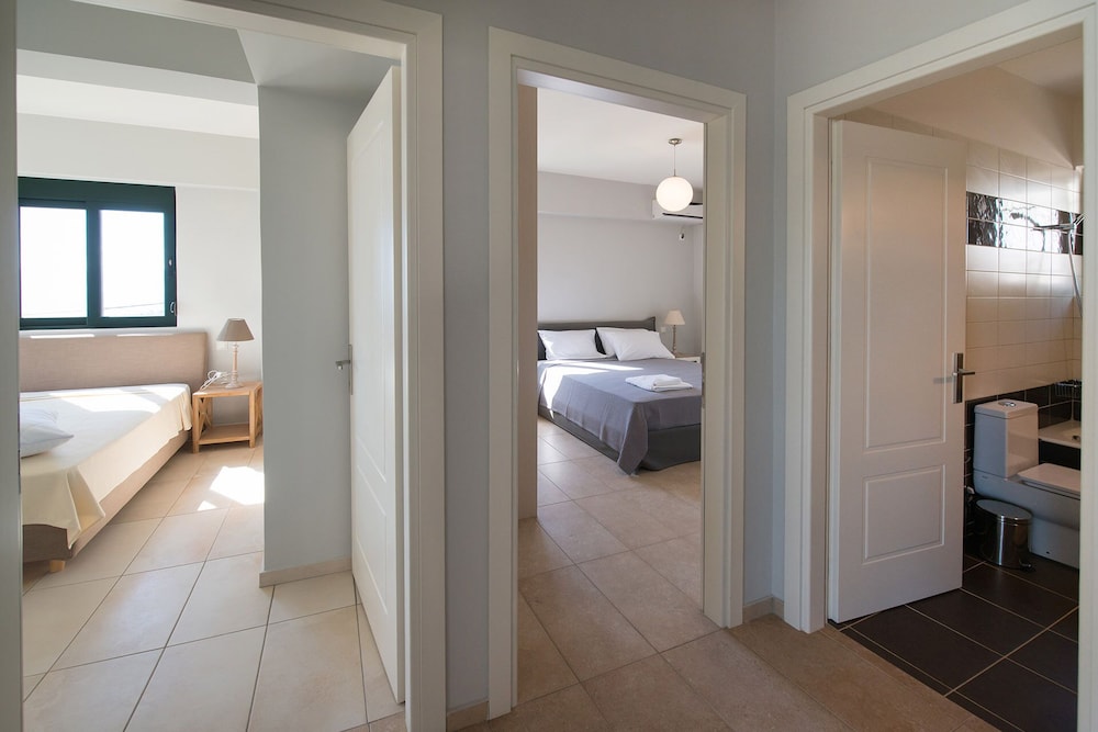 Deluxe Villa, 3 Bedrooms photo 2