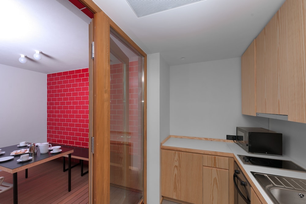 Premium Apartment, 2 Bedrooms - Photo 3