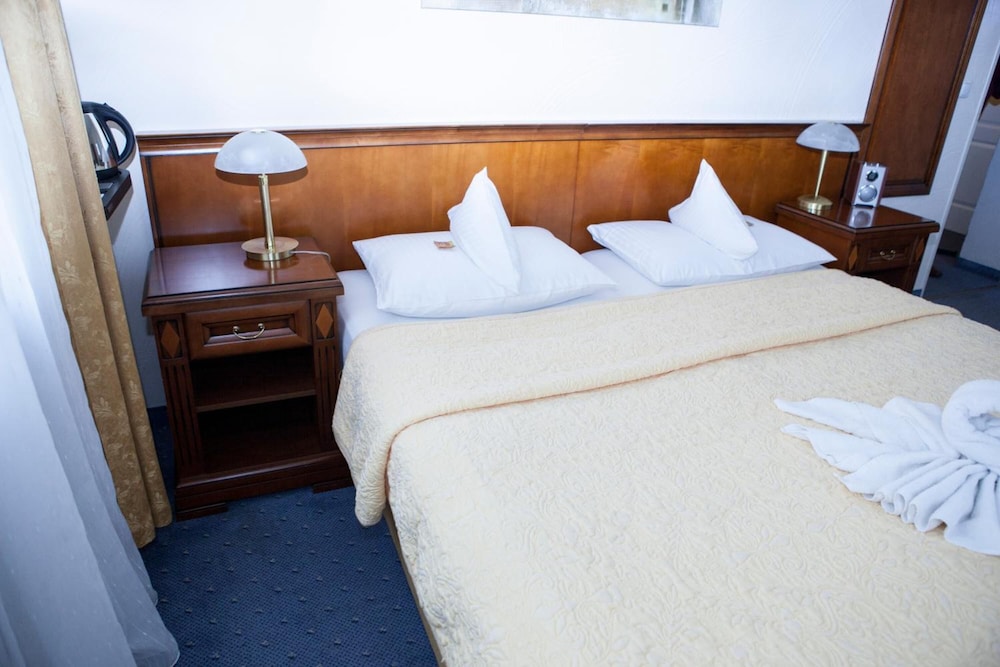 Double Room - Photo 15