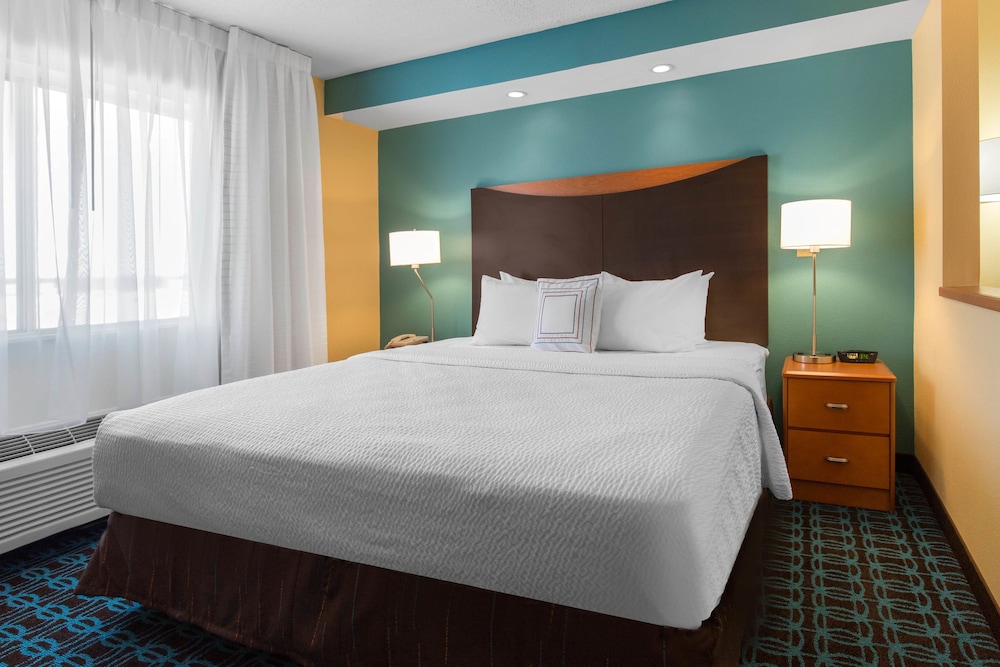 Executive Suite, 1 King Bed With Sofa Bed - Photo 2