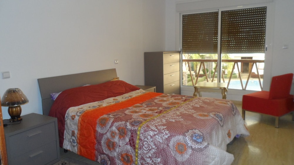 Apartment photo 2
