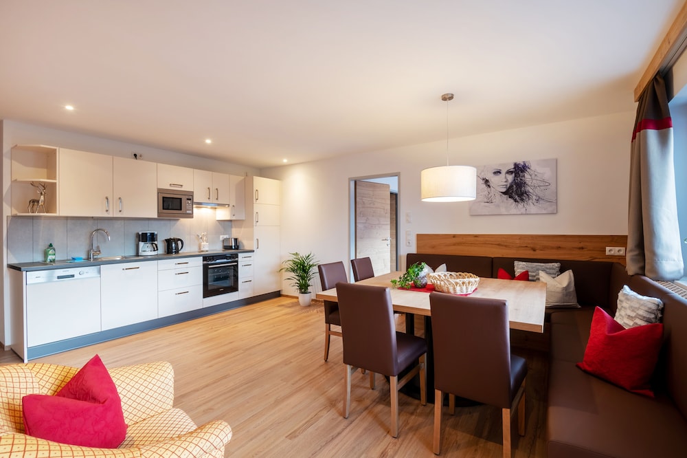 Deluxe Apartment, 3 Bedrooms, Mountain View, Mountainside (cleaning fee 180 EUR)