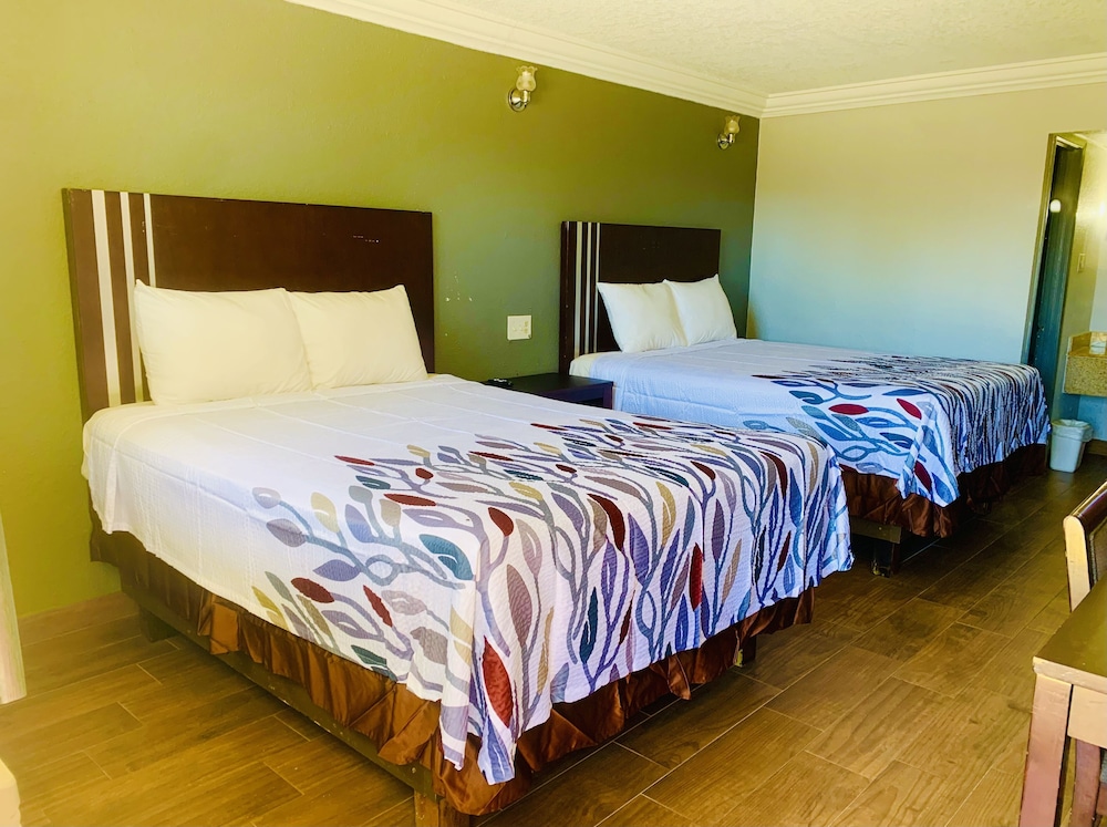 Room, 2 Double Beds, Smoking photo 1