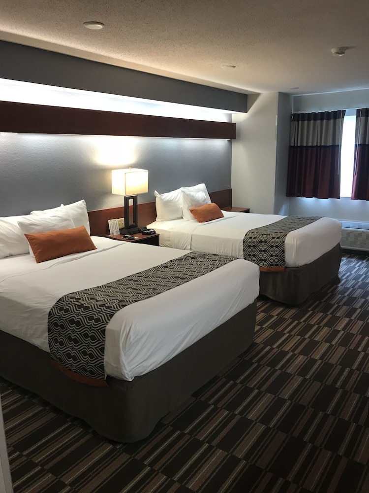 Studio Suite, 2 Queen Beds, Non Smoking - Photo 3