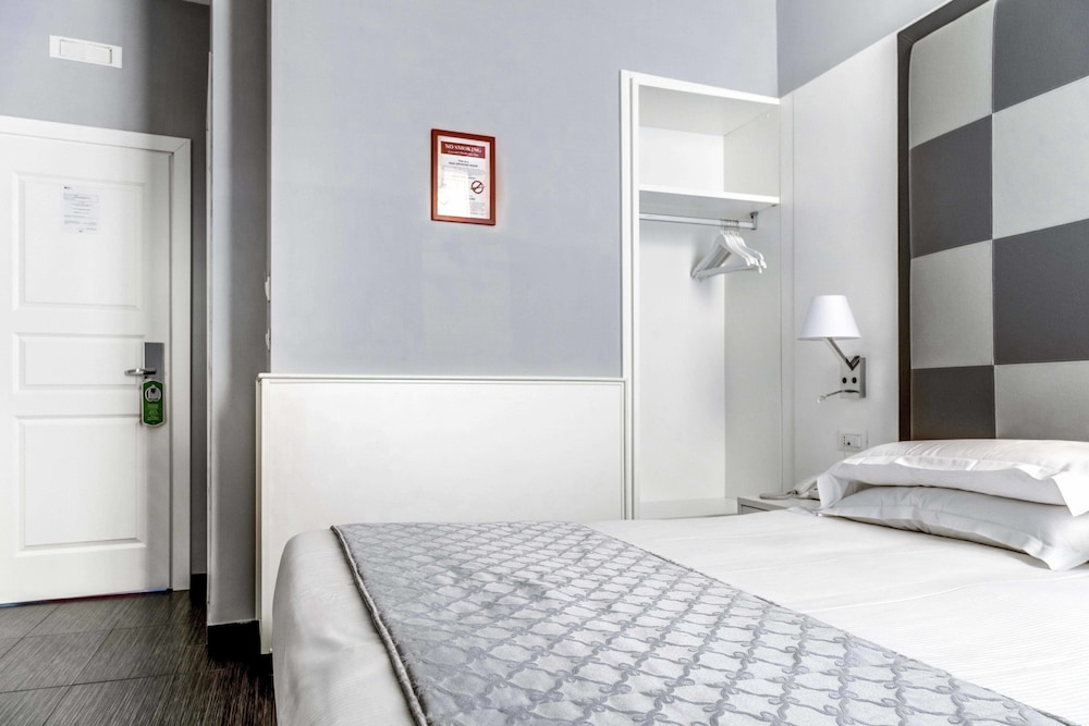 Superior Double Room, City View photo 2