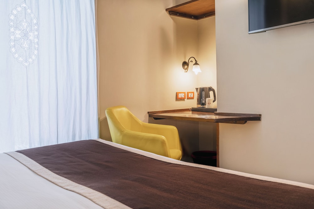 Standard Triple Room - Photo 15