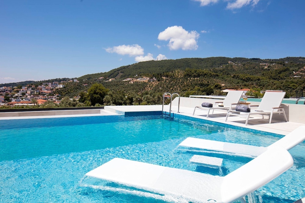 Deluxe Double Room, Private Pool - Photo 6