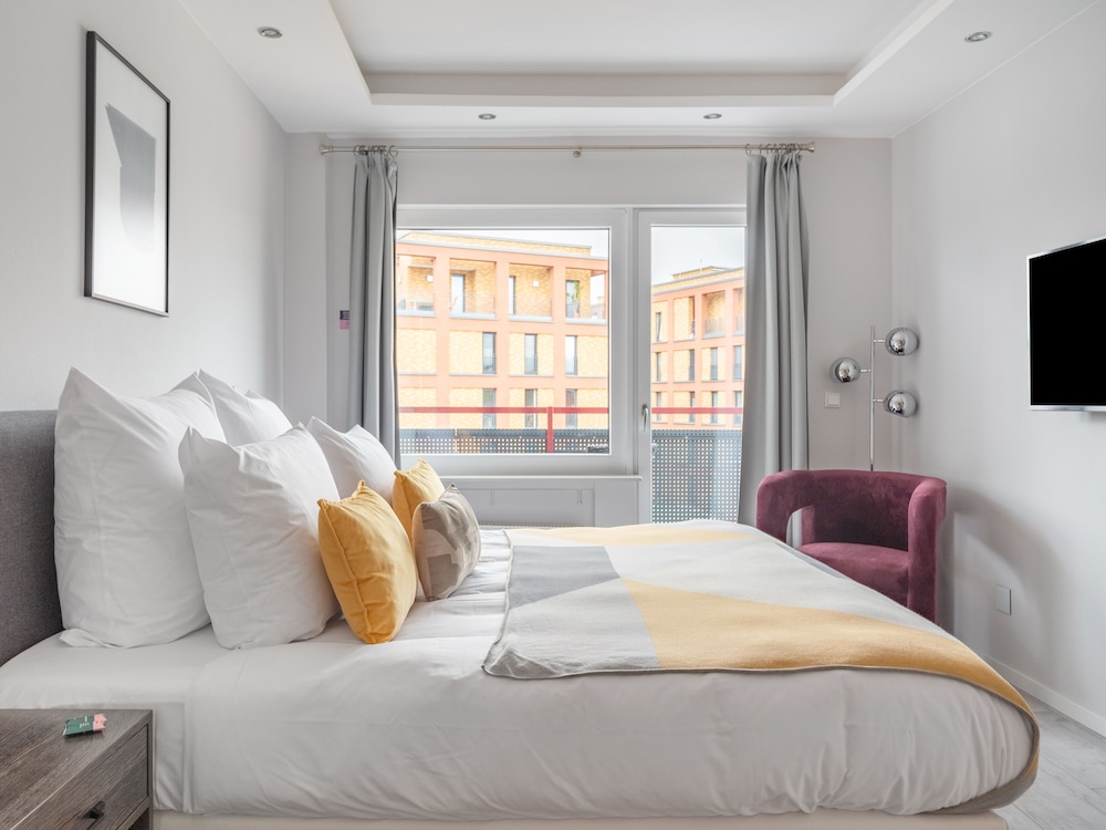Medium Studio, Kitchenette, Balcony - Photo 6