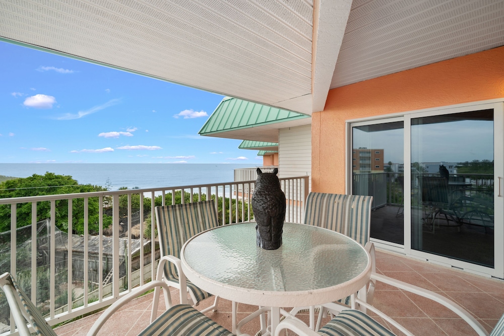 Condo (2 Bedrooms)