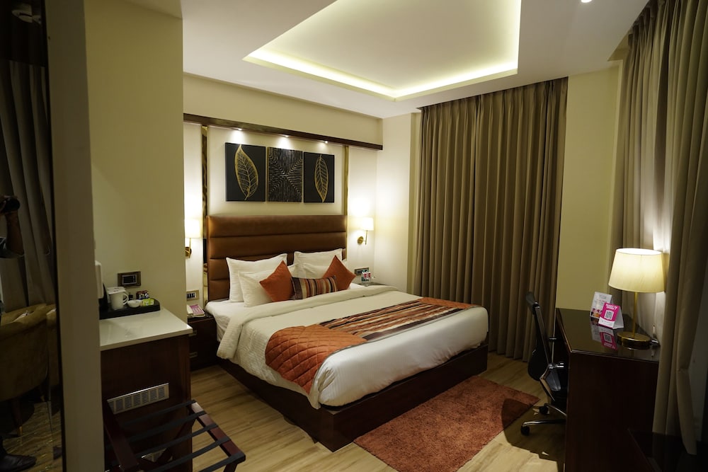 Suite - Photo 1