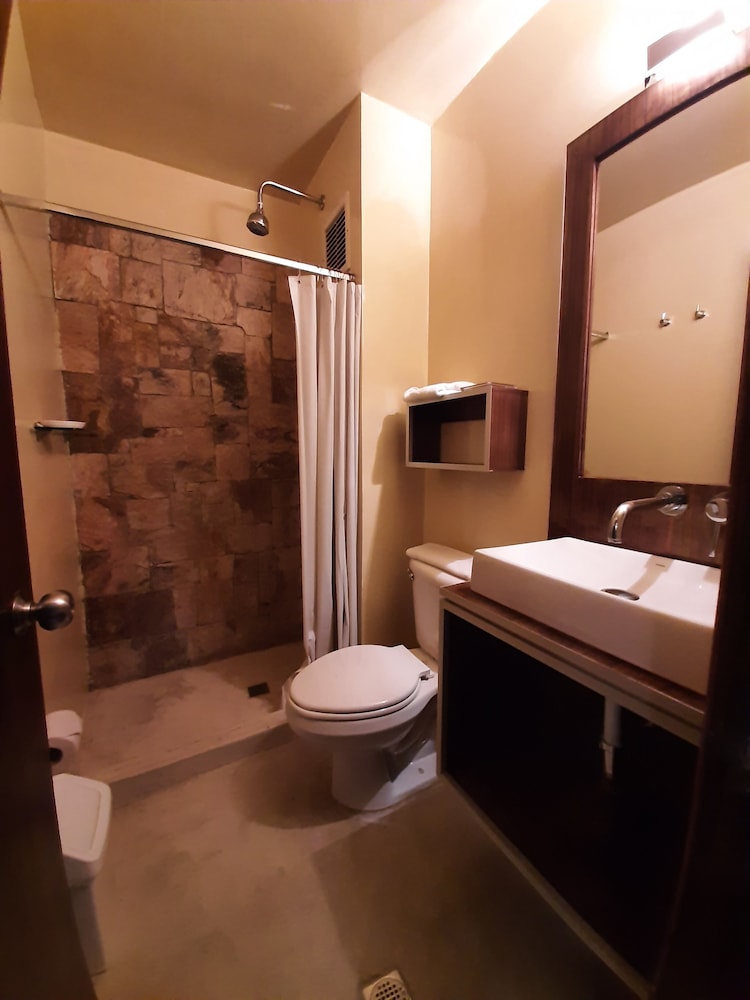 Quadruple Room, Pool View photo 3