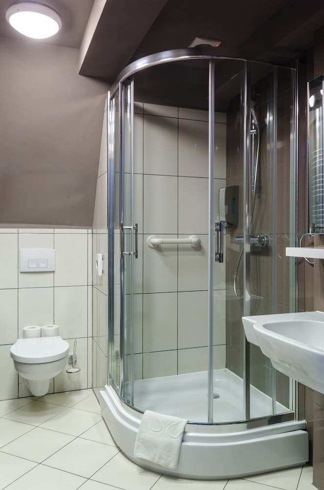 Standard Double Room - Photo 7