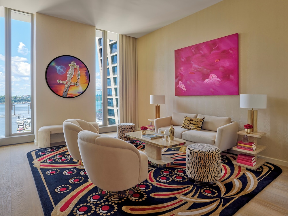 Hudson Signature One-Bedroom Suite