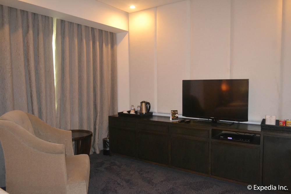 Executive Room - Photo 5