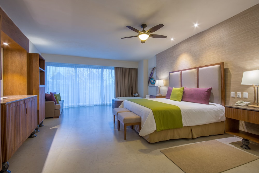 Romance Suite Ocean View