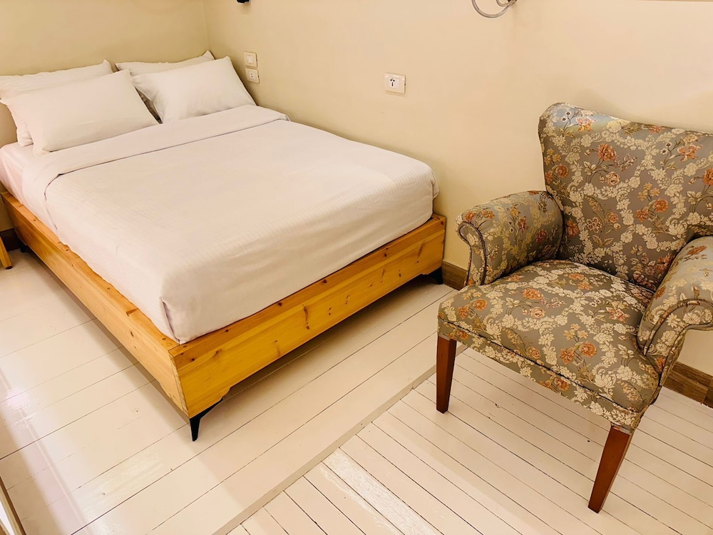 Deluxe Quadruple Room - Photo 2