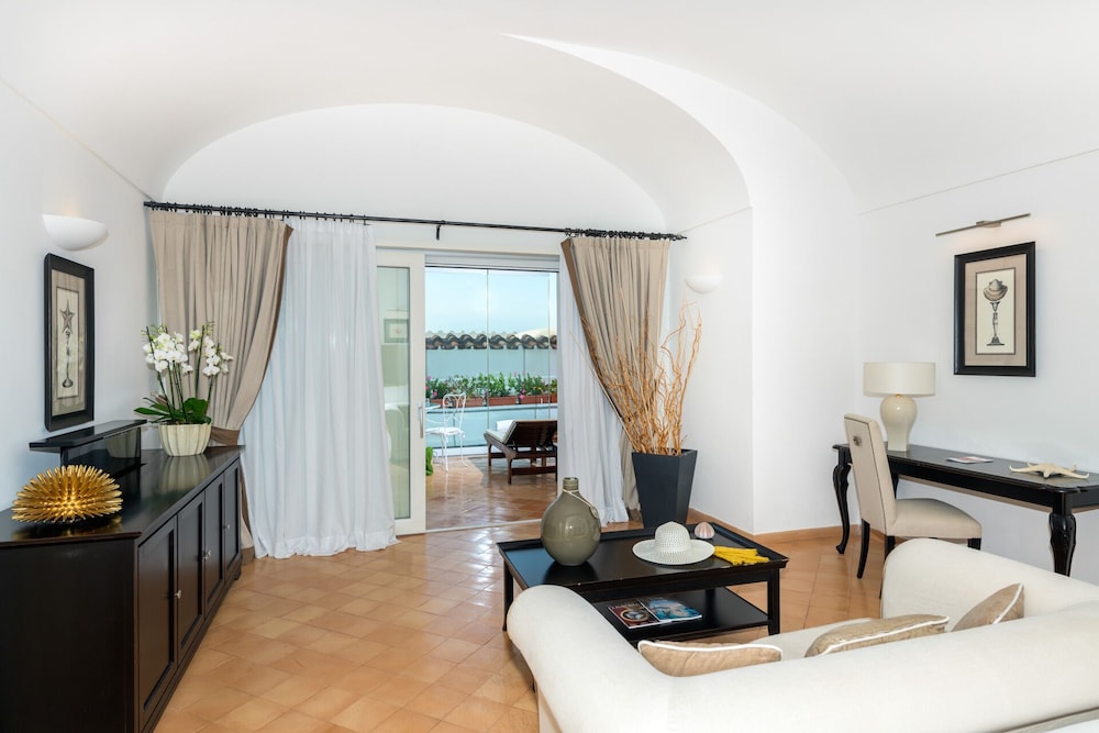 Deluxe Double Room, Patio photo 2