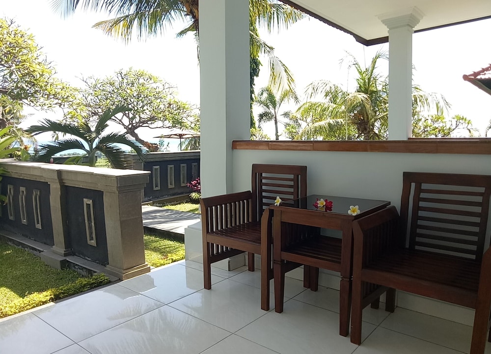 Family Room, Pool View photo 2