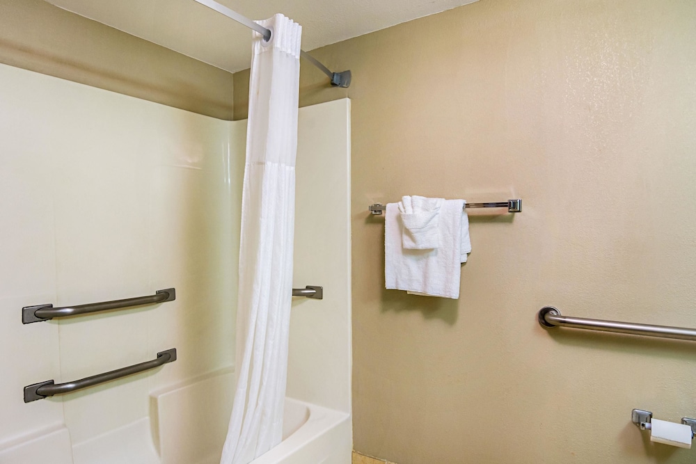 Suite, 2 Double Beds, Non Smoking - Photo 7