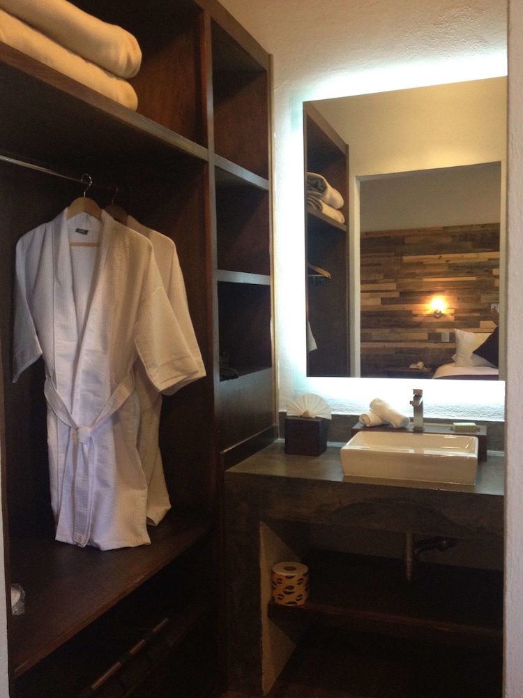 Standard Double Room, 2 Double Beds photo 2