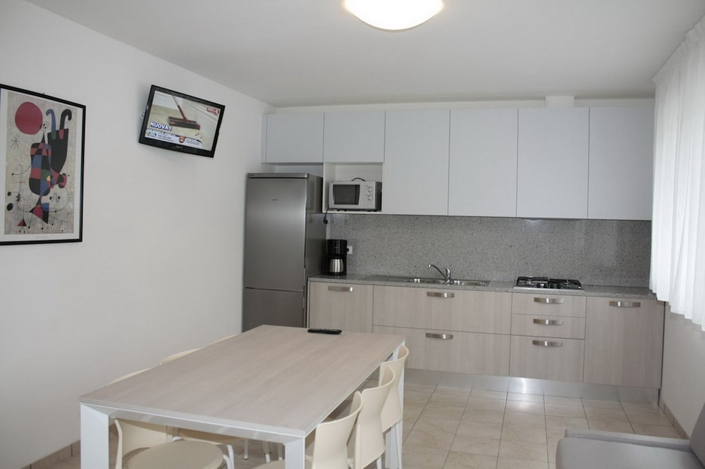 Apartment, 2 Bedrooms, Ground Floor (C7) photo 3