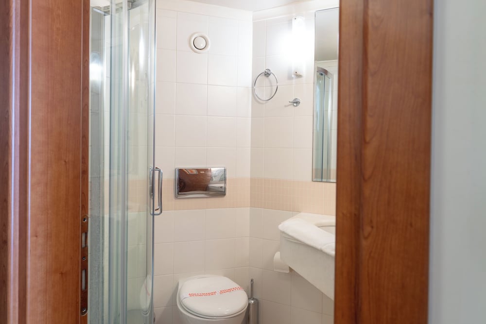 Classic Quadruple Room, 2 Bedrooms, Sea View, Beachfront photo 3