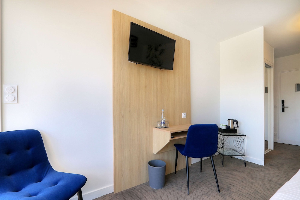 Comfort Room, 1 Queen Bed, Non Smoking, Balcony (Twin bed on request) - Photo 2