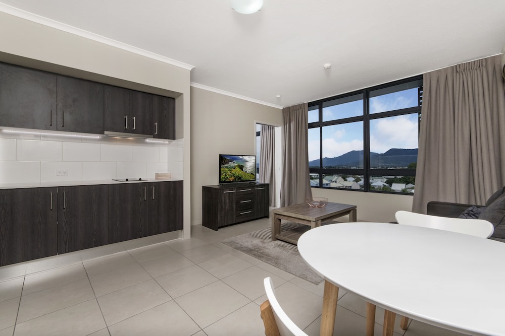 1 bedroom apartment (mountain view)