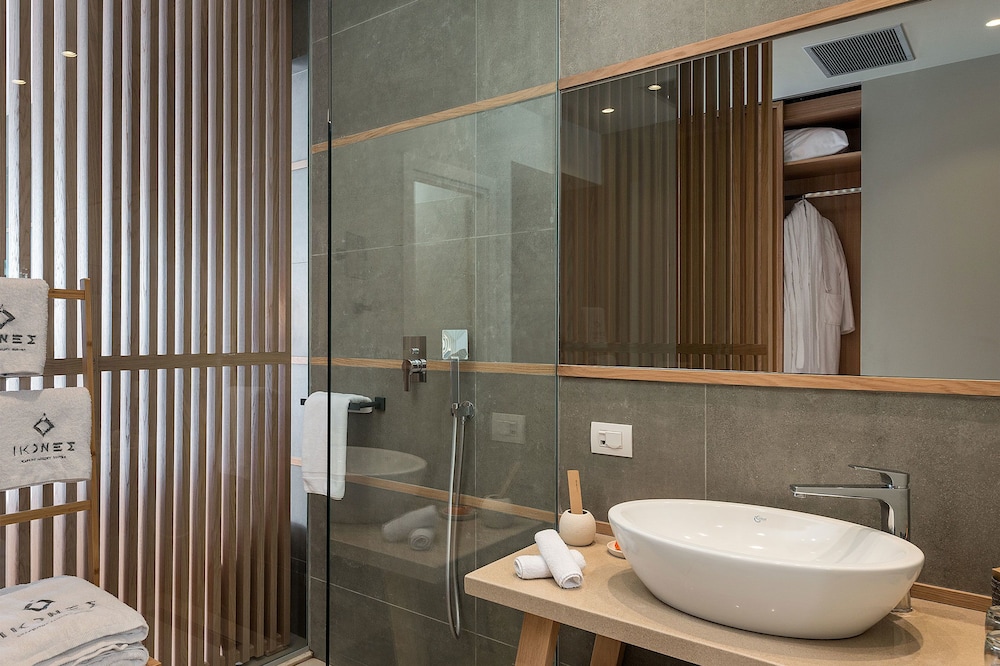 Standard Suite - Photo 9