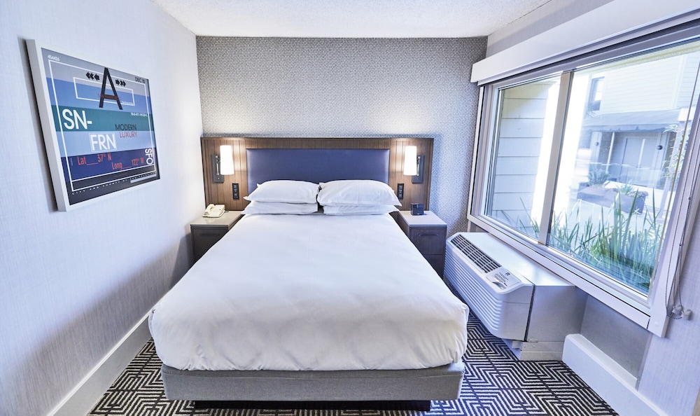 Deluxe Room (Hotwire ROH)