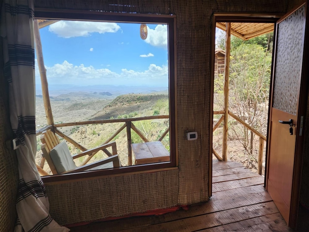 Panoramic Tree House photo 2