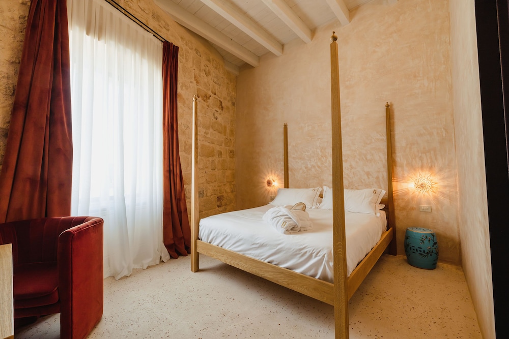 Classic Suite, City View